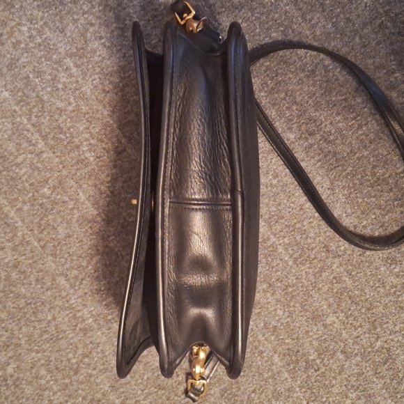 Make Me An Offef I CANT REFUSE! Coach vintage Purse - Picture 8 of 14